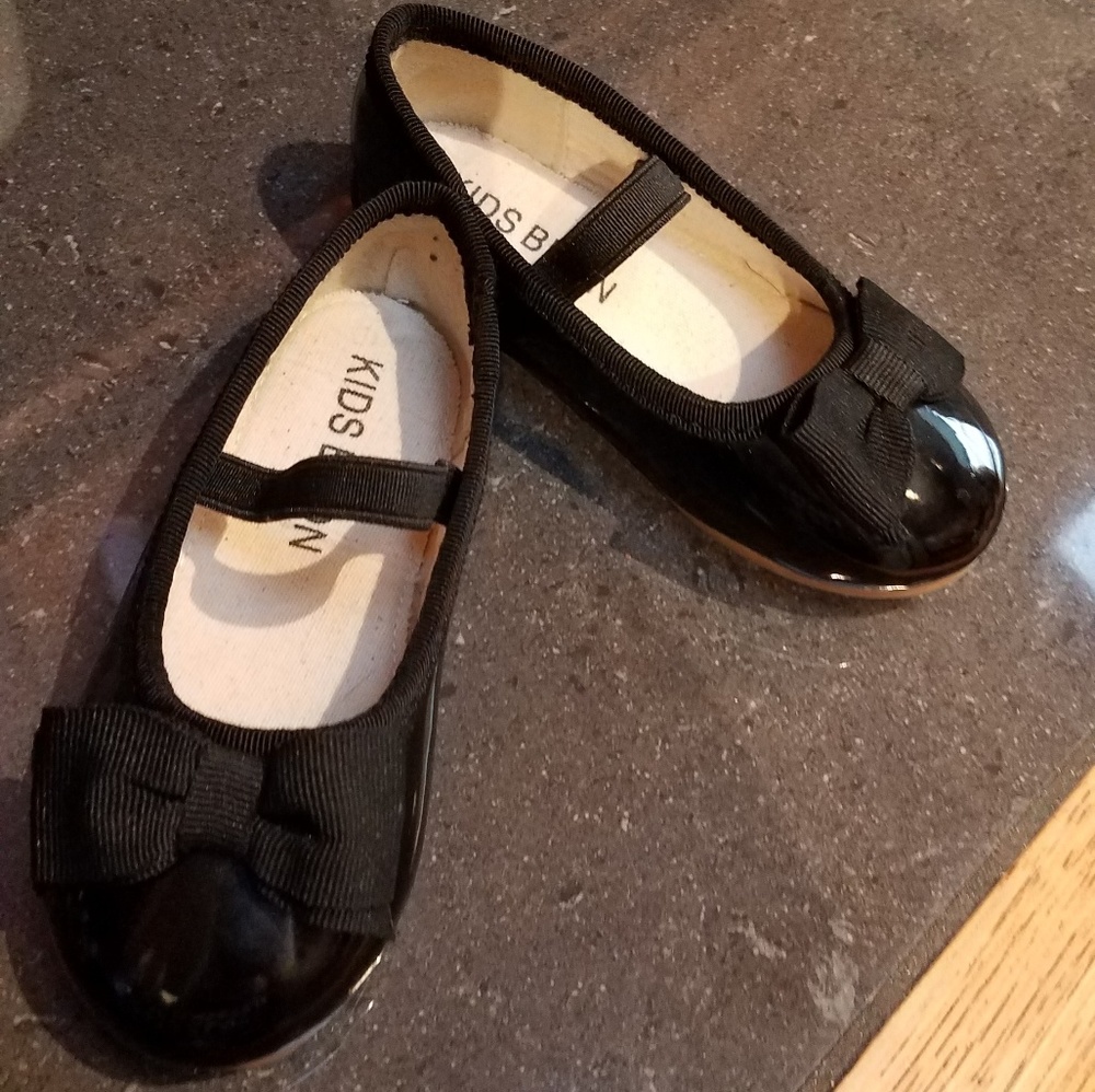 Little Girl's Dress Shoes Size 6